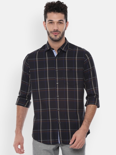 

Van Heusen Sport Men Black & Beige Slim Fit Checked Casual Shirt
