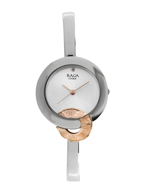 

Titan Women Silver-Toned Analogue Watch 95051KM02
