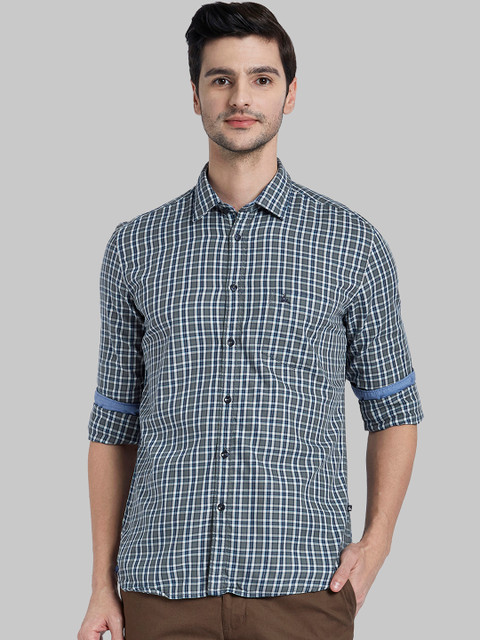 

Parx Men Blue & White Regular Fit Checked Casual Shirt