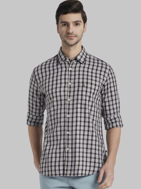 

Parx Men Brown Regular Fit Checked Casual Shirt