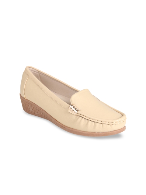 

Flat n Heels Women Beige Loafers