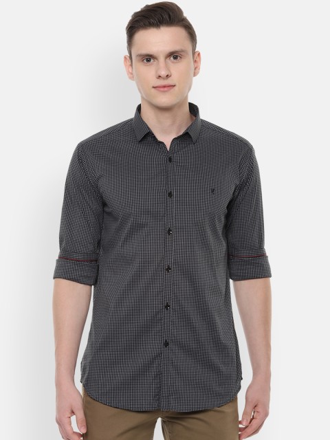 

V Dot Men Black Slim Fit Checked Casual Shirt