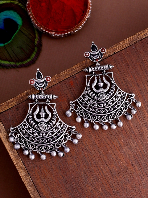 

Studio Voylla Silver-Toned & Black Crescent Shaped Oxidised Chandbalis