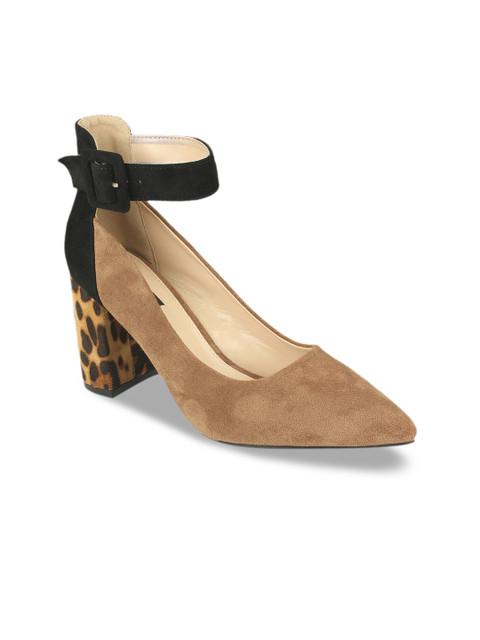 

Flat n Heels Women Khaki & Black Colourblocked Suede Pumps