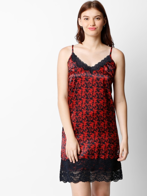 

I like me Maroon & Black Printed Nightdress