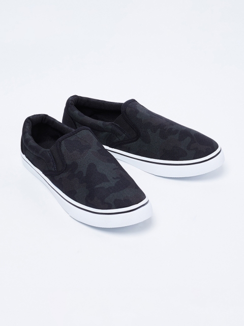 

Fame Forever by Lifestyle Boys Black Slip-On Sneakers