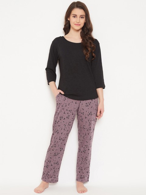 

Clovia Women Black & Purple Solid Night suit
