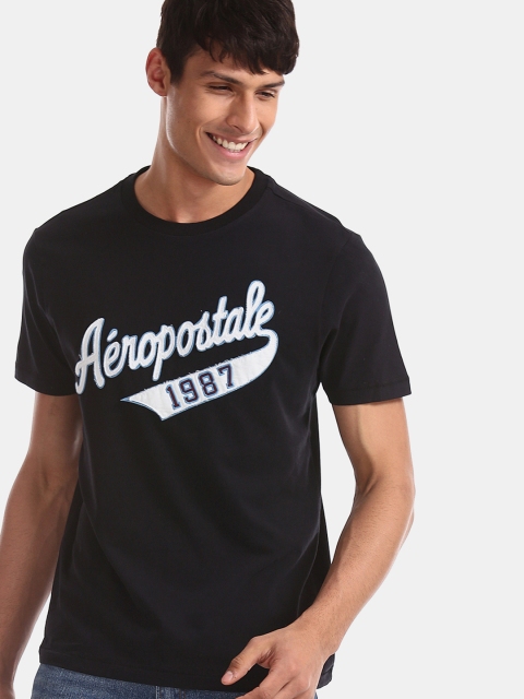 

Aeropostale Men Black Appliqued Round Neck T-shirt