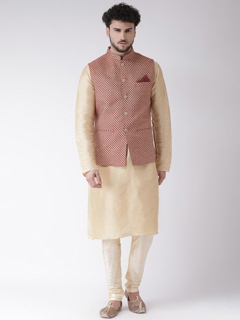 

TABARD Men Maroon & Beige Solid Kurta Set