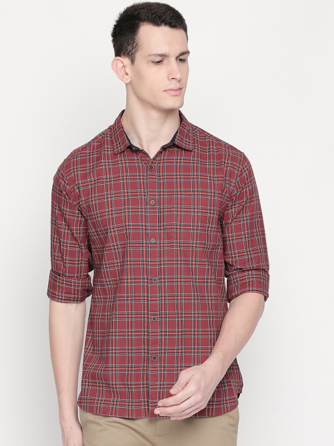 

BYFORD by Pantaloons Men Maroon & Black Slim Fit Checked Casual Shirt