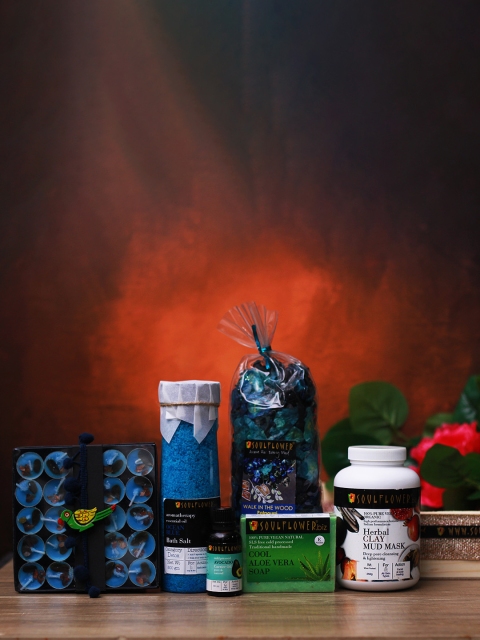 

Soulflower Multi Beauty Royal Rejuvenation Hamper Set of 7 With Free Anti-tan Tomato Soap
