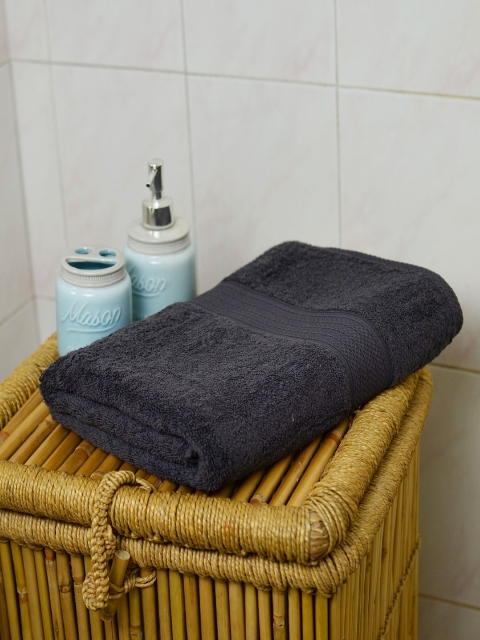

Avira Home Grey Solid 600 GSM Cotton Bath Towel