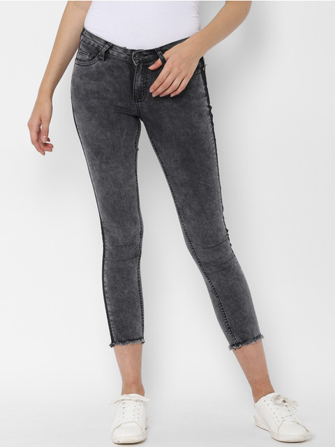 

People Women Grey Regular Fit Stretchable Cropped Jeans