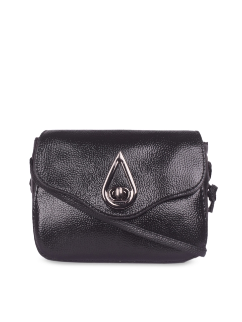 

Bagkok Black Solid Sling Bag