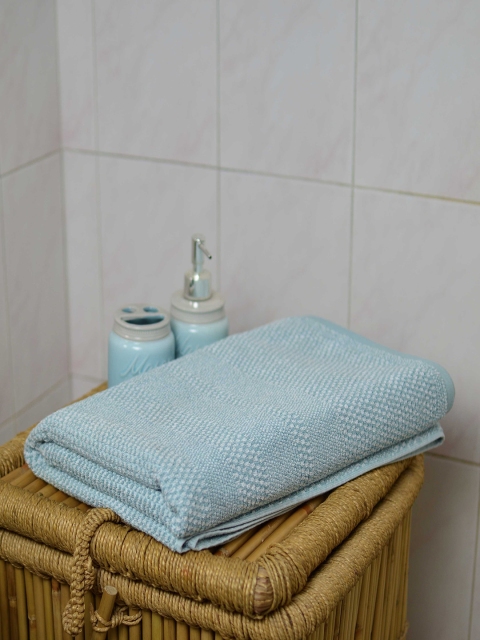 

Avira Home Blue Solid 570 GSM Cotton Extra Large Bath Towel