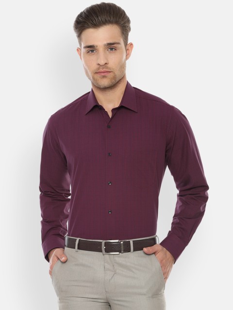 

Van Heusen Men Burgundy & Navy Blue Regular Fit Checked Formal Shirt