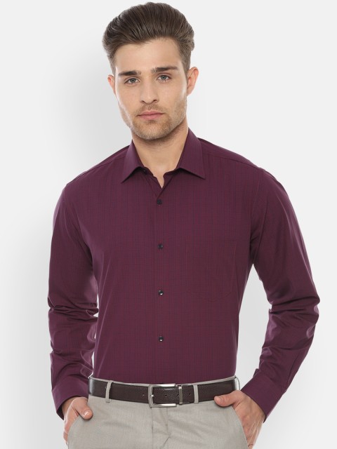 

Van Heusen Men Burgundy Regular Fit Checked Formal Shirt