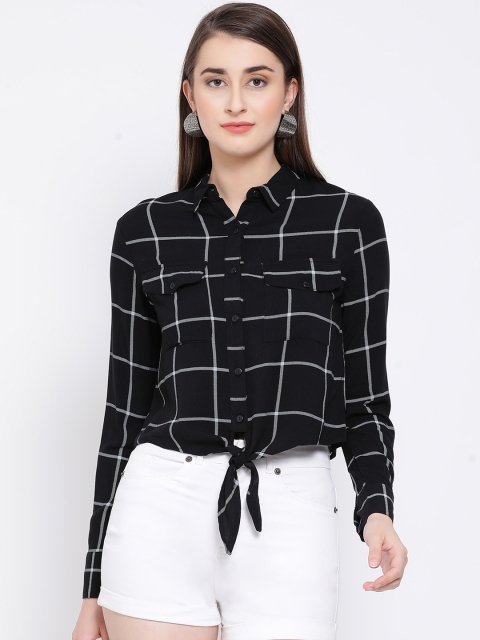 

Oxolloxo Women Black & White Regular Fit Checked Casual Shirt
