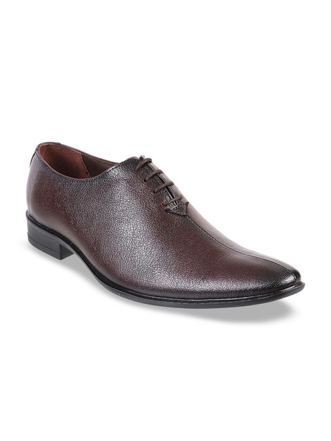 

Metro Men Brown Textured Leather Formal Oxfords