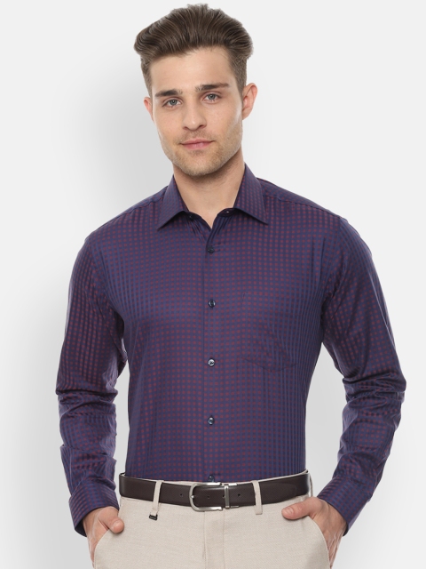 

Van Heusen Men Purple & Red Regular Fit Printed Party Shirt