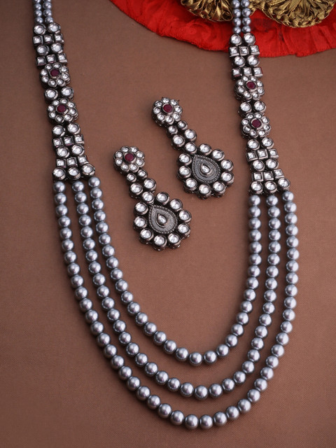 

Voylla Grey & Red Rhodium-Plated Beaded Kundan Jewellery Set