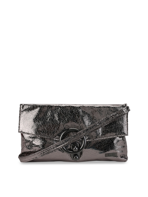 

Kazo Brown Solid Clutch