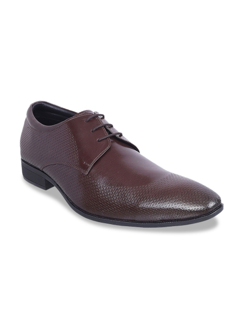 

Metro Men Maroon Textured Leather Formal Derbys