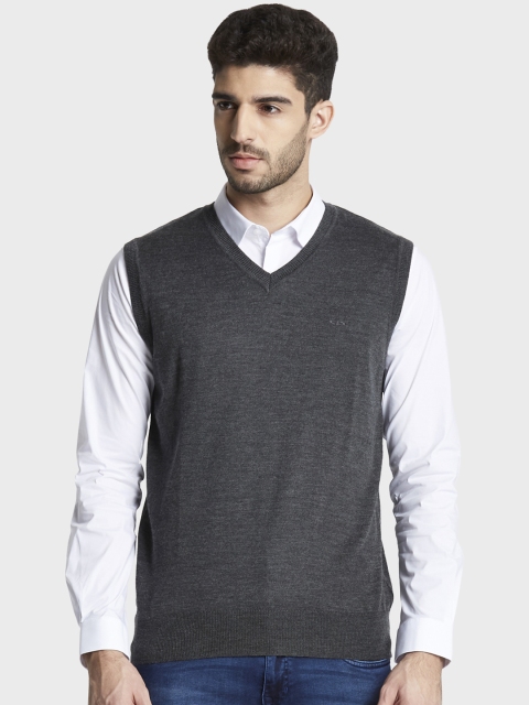 

ColorPlus Men Grey Solid Sweater