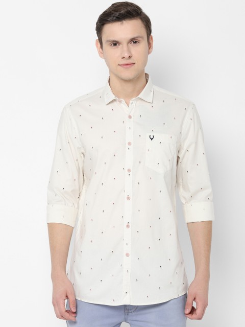 

Solly Jeans Co. Men White & Red Regular Fit Printed Casual Shirt