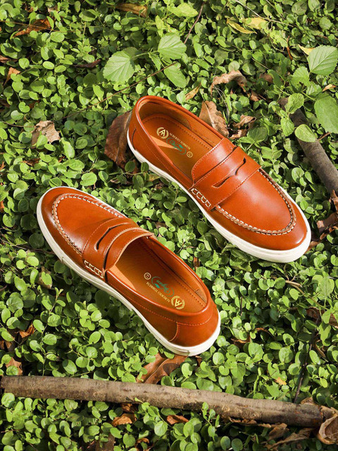 

Alberto Torresi Men Tan Brown Loafers