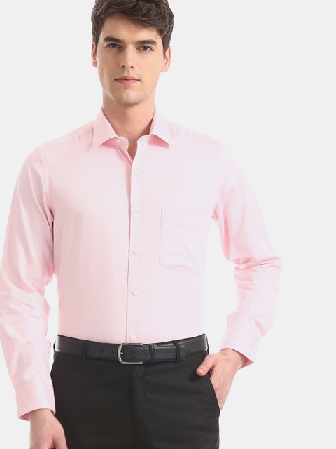 

Arrow Men Pink Regular Fit Solid Formal Shirt