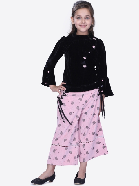 

CUTECUMBER Girls Black & Pink Solid Top with Trousers