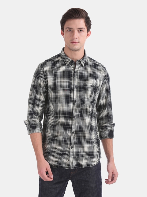 

Ed Hardy Men Black Slim Fit Checked Casual Shirt