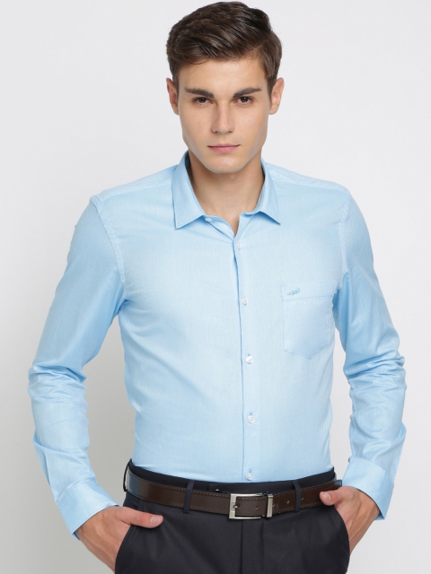 

Crocodile Men Blue Slim Fit Solid Formal Shirt