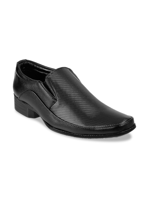 

Mochi Boys Black Textured Loafers