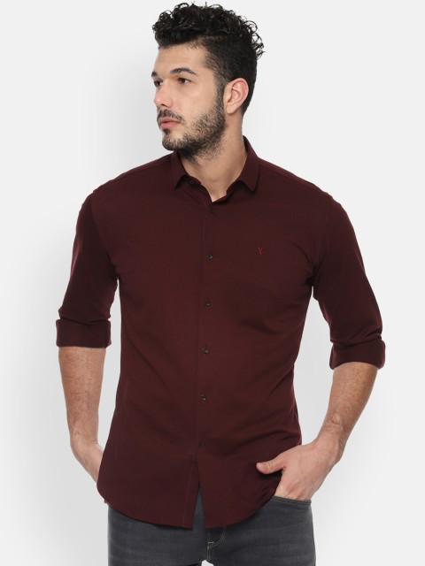 

V Dot Men Maroon Slim Fit Solid Casual Shirt
