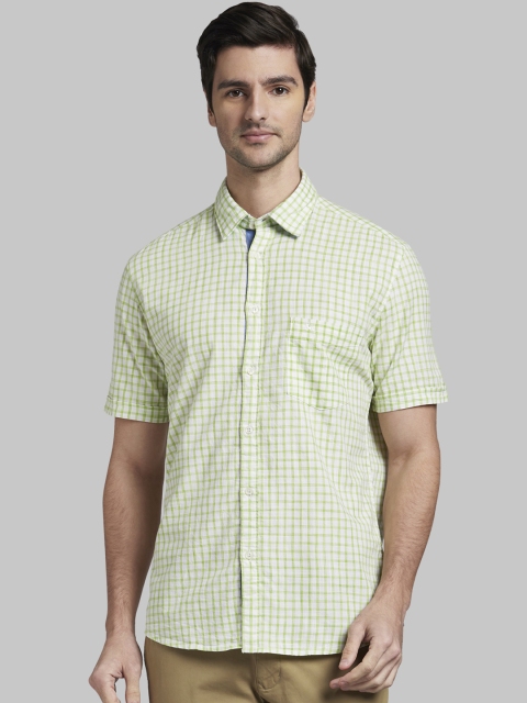 

Parx Men Green Regular Fit Checked Casual Shirt