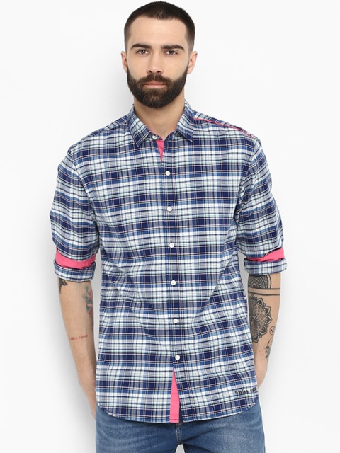 

SWISS MILITARY Men Blue & White Slim Fit Checked Casual Shirt