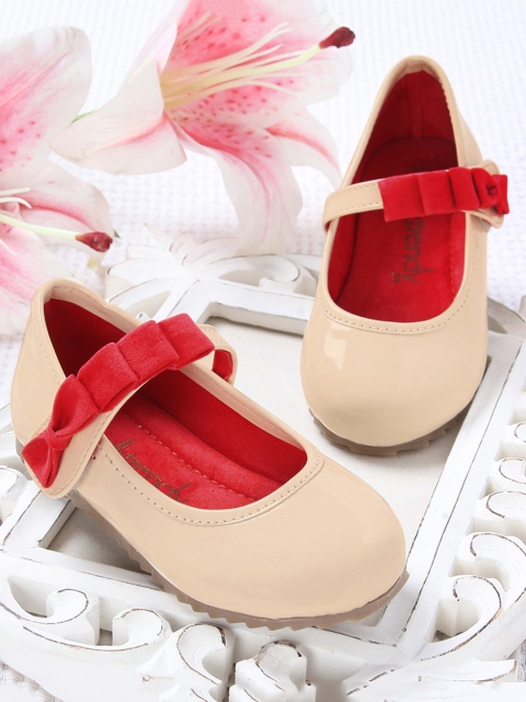 

Walktrendy Girls Beige Solid Mary Jane
