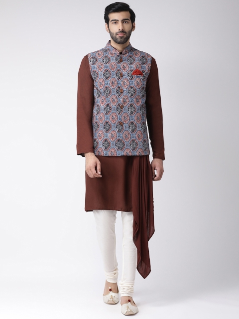 

KISAH Men Maroon Solid Kurta with Churidar