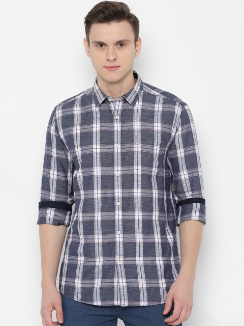 

People Men Grey & Off-White Regular Fit Checked Casual Shirt
