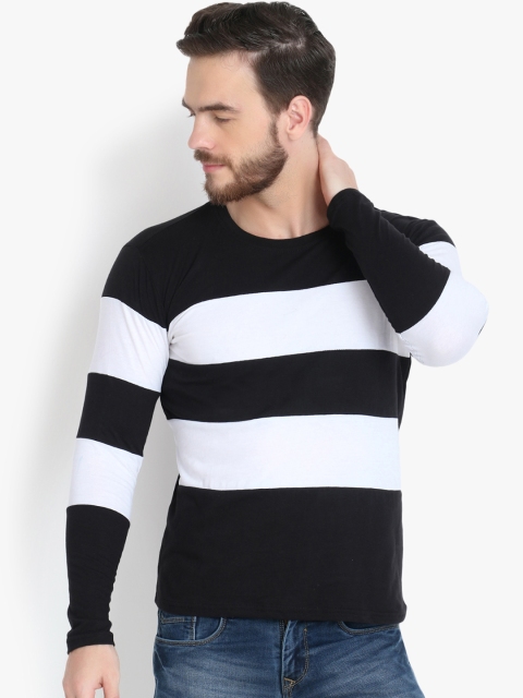 

ZALLEN Men White Striped Round Neck T-shirt