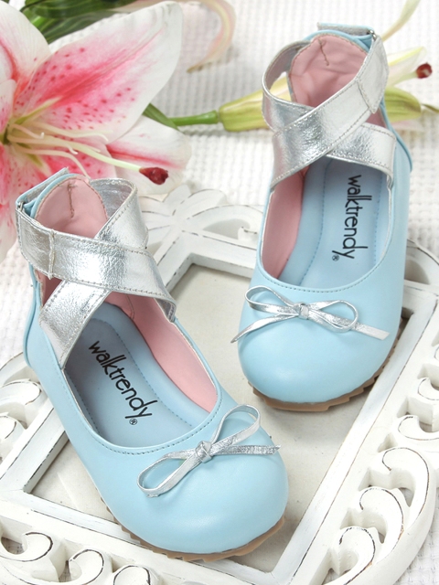 

Walktrendy Girls Blue & Silver-Toned Solid Ballerinas