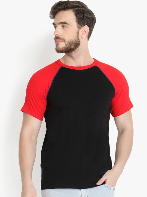 

ZALLEN Men Black Solid Round Neck T-shirt