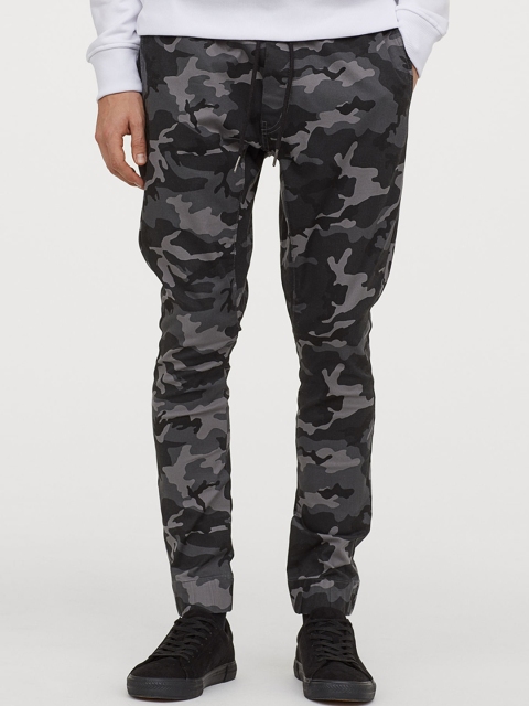 

H&M Men Grey Patterned Cotton Joggers