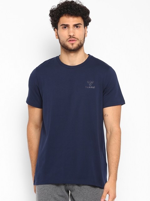

hummel Men Navy Blue Solid Round Neck T-shirt