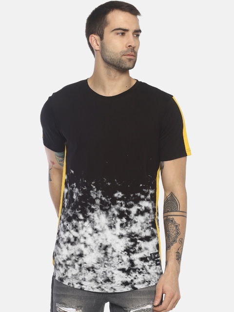 

KULTPRIT Men Black & White Printed Round Neck Slim Fit T-shirt