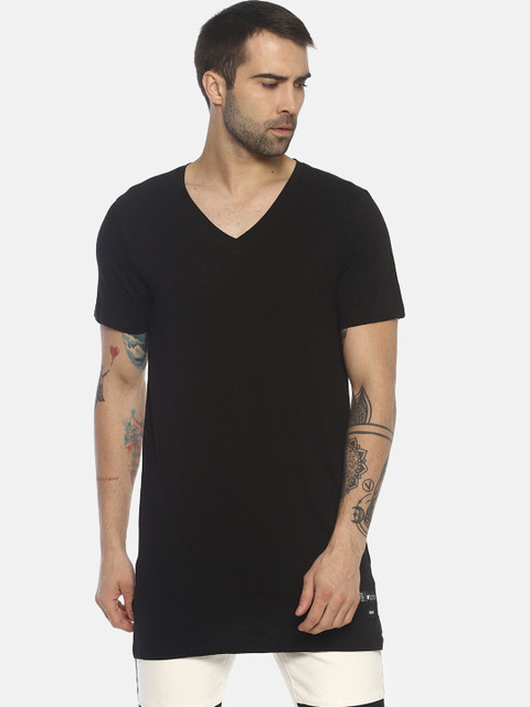 

KULTPRIT Men Black Solid V-Neck Slim Fit T-shirt