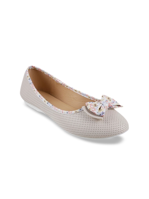 

Mochi Women Beige Textured Ballerinas