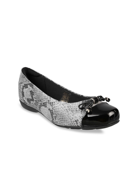

Mochi Women Black Printed Ballerinas